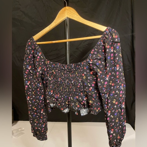 Blue Life Smocked Floral Black Women's Top, size‎ medium, preloved - Picture 3 of 4